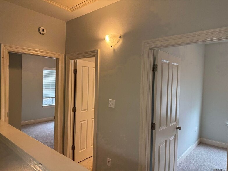 Building Photo - 8017 Seville Ct