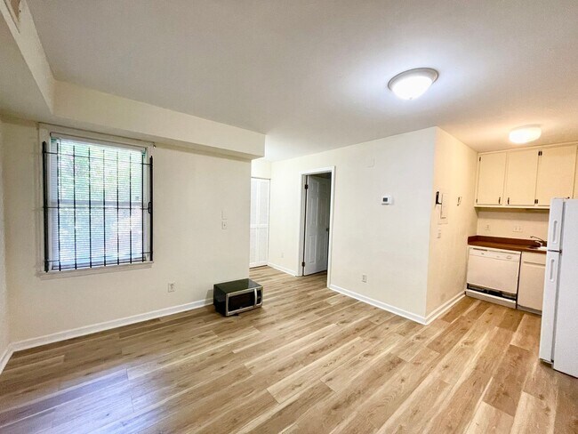 Building Photo - 1227 Barnwell St