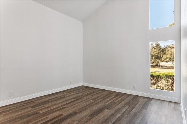 Building Photo - 3210 Coronado St