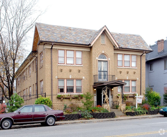 Primary Photo - 1711 N College Ave