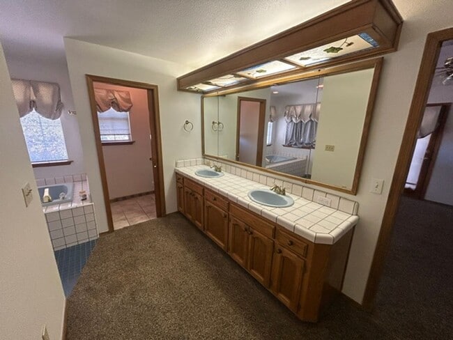 Building Photo - 3 Bedroom 2 Bathroom with a Bonus Room and Pool in the El Diamante School District!
