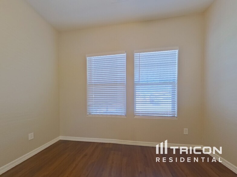 Building Photo - 16779 W Sonora St