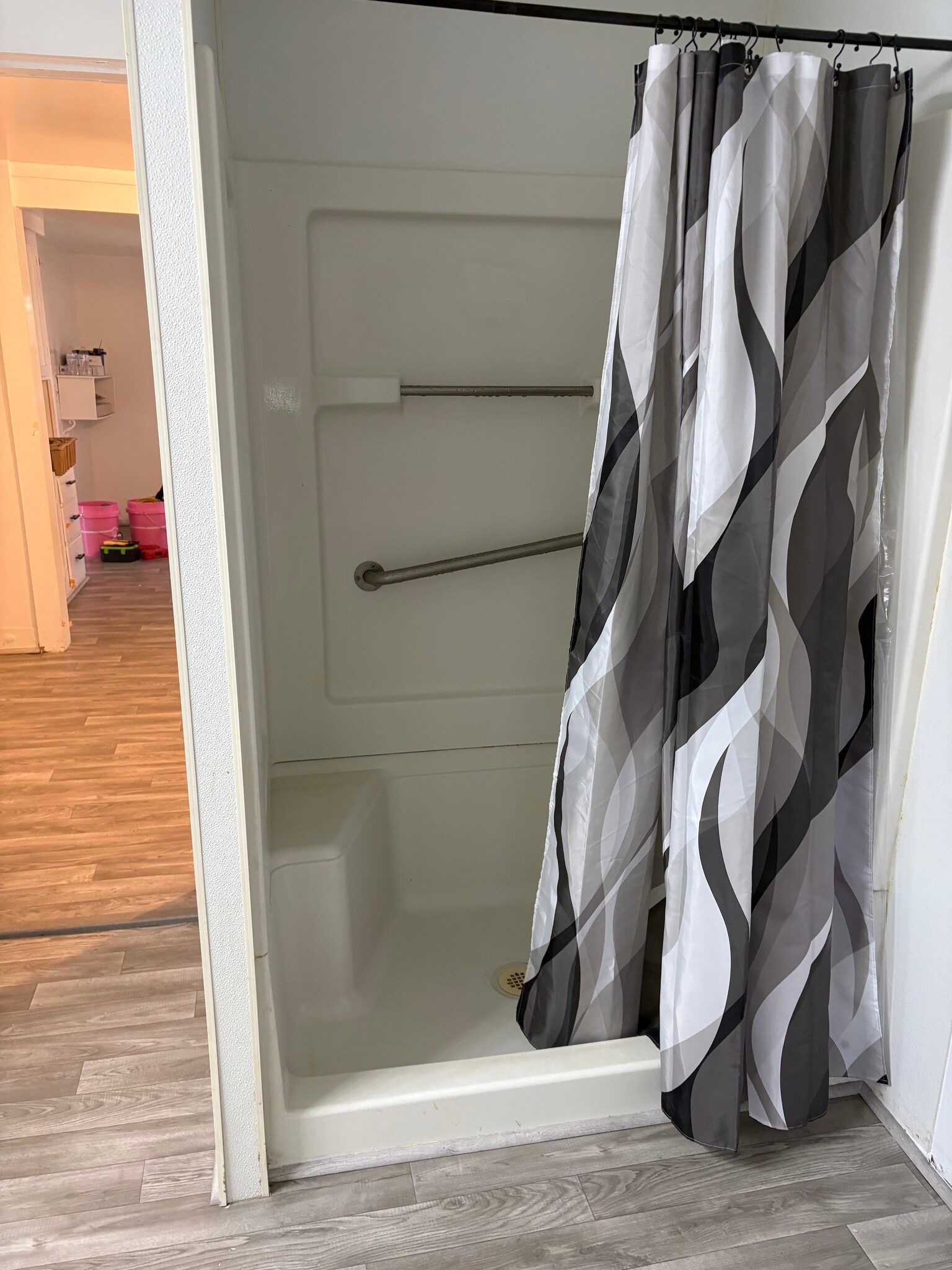 Bathroom with the shower - 514 Kaweah St