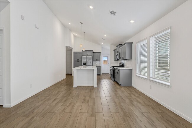 Building Photo - 8043 Cypress Bonsai Dr