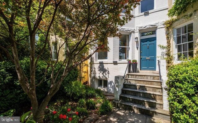 Building Photo - 3021 Dumbarton St NW