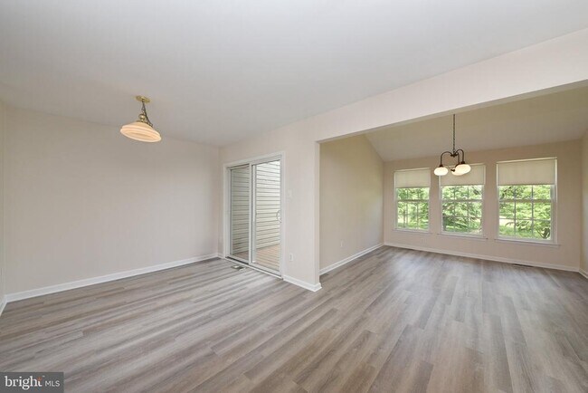 Building Photo - 401 Jene Ct
