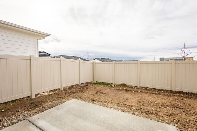 Building Photo - Brand New 3 bed 2.5 bath with flex room North Meridian