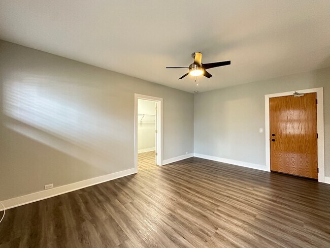 Building Photo - 735 Judson Ave