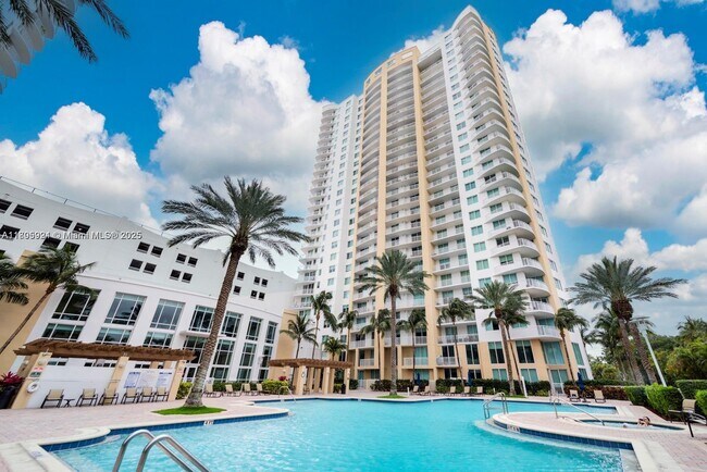Building Photo - 1745 E Hallandale Beach Blvd