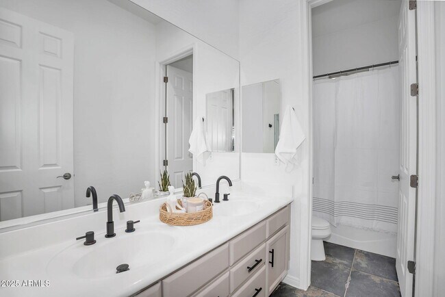 Building Photo - 4756 E Ironhorse Rd