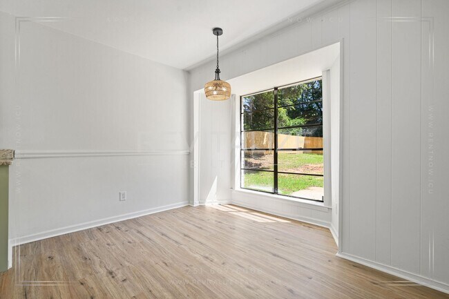 Building Photo - 5812 Hanging Moss Ct
