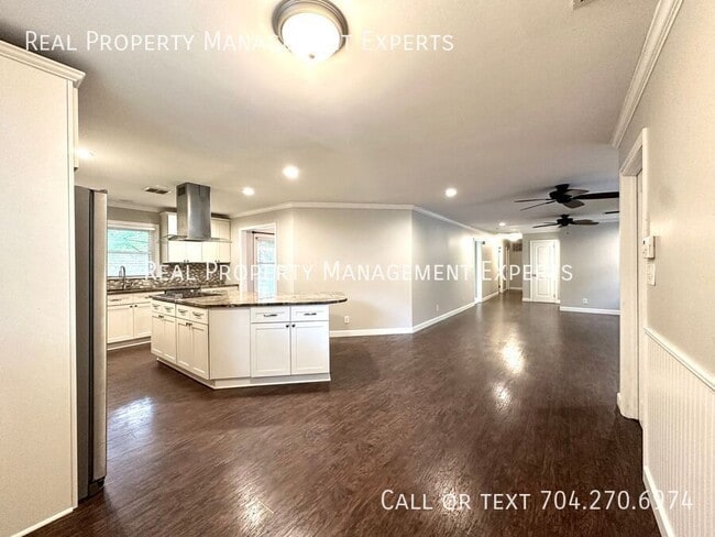 Building Photo - 4237 Rocky River Rd