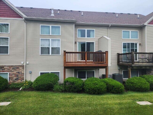 Building Photo - 7874 Cottonwood Ln