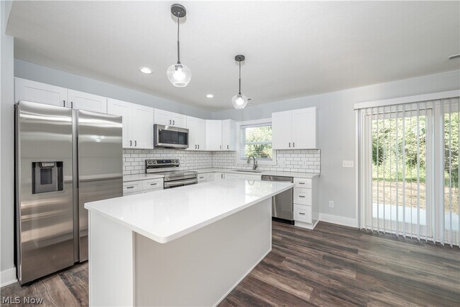 Building Photo - 5363 Mallard Cir