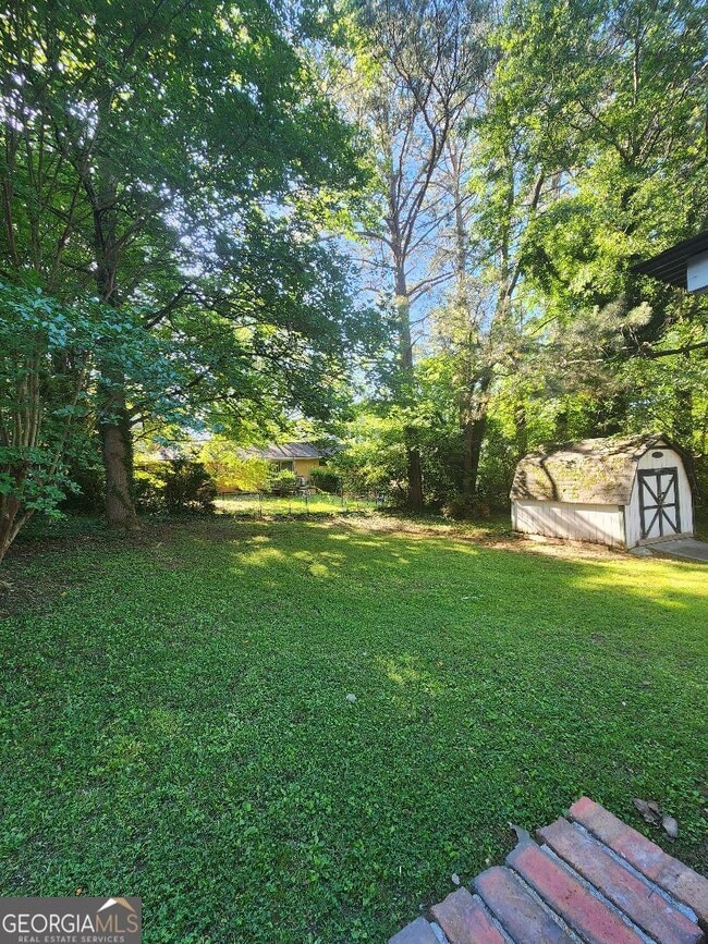 Building Photo - 302 Kelso Dr SW
