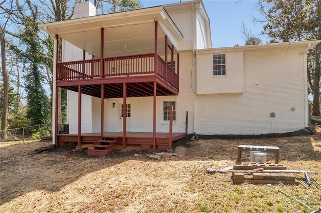Building Photo - 4620 Central Dr