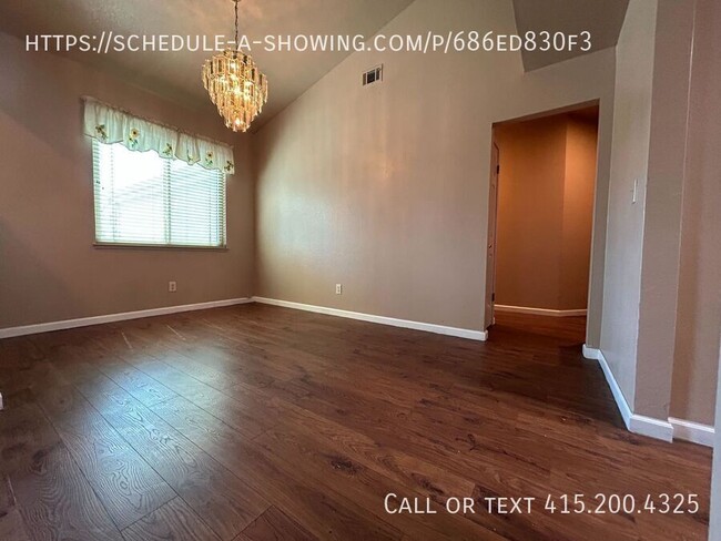 Building Photo - 637 Laurelwood Cir