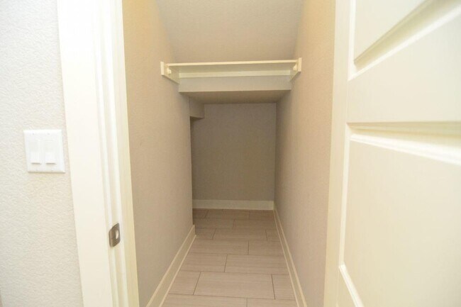 Building Photo - 2921 Bond Dr