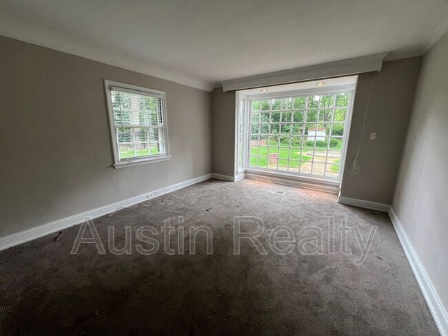 Building Photo - 10510 Ladue Rd