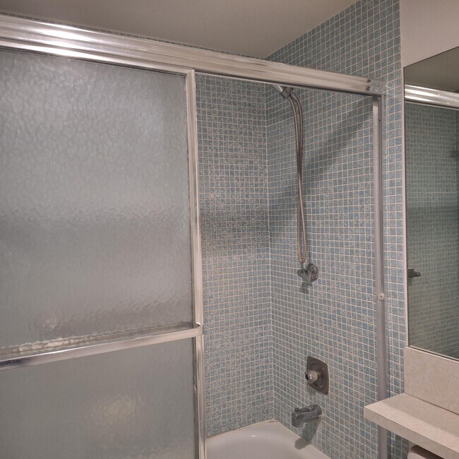 Building Photo - 4007 Cornwall A