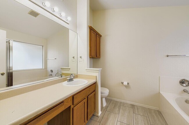 Building Photo - 4418 Mather