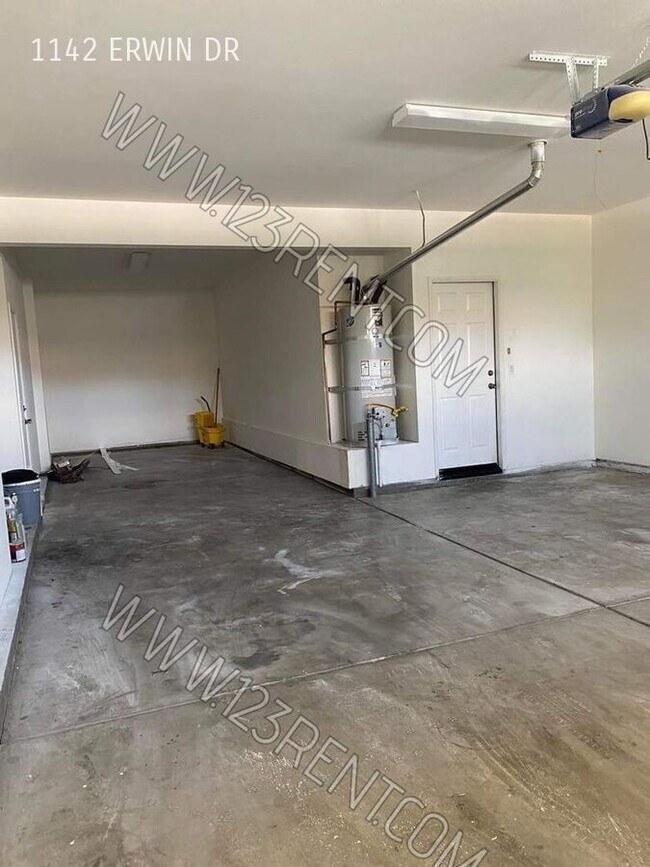 Building Photo - 1142 Erwin Dr