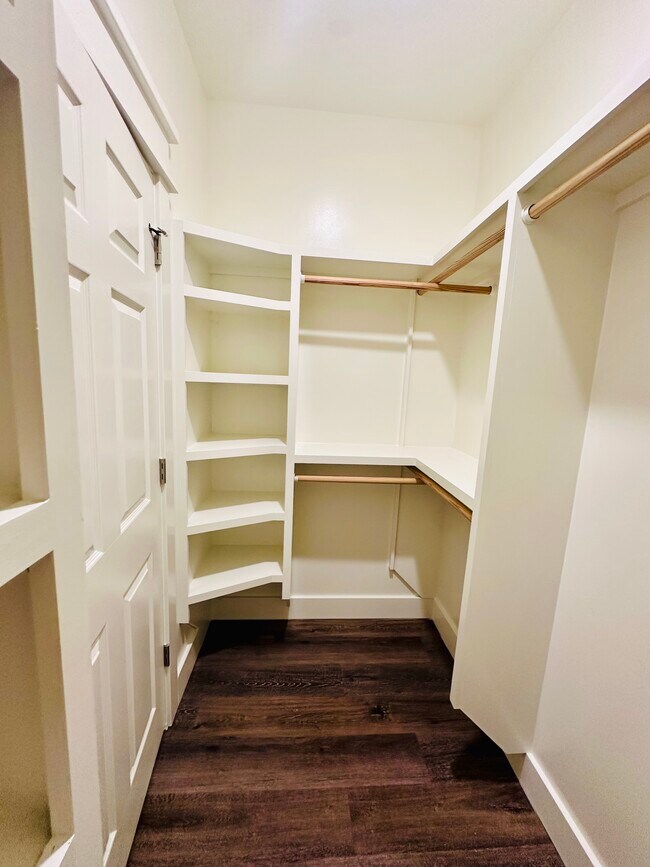 Building Photo - 4190 NW Meadow Creek Cir