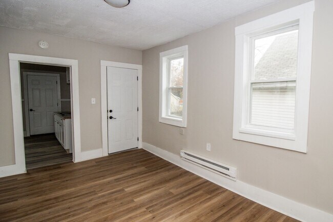 Building Photo - 2947 E 57th St