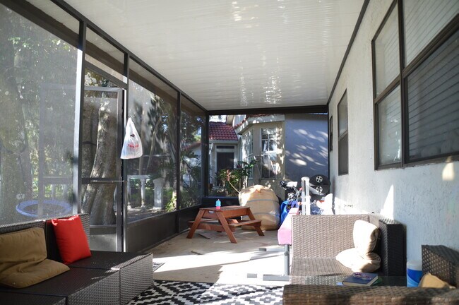 Building Photo - 615 Anhinga Rd