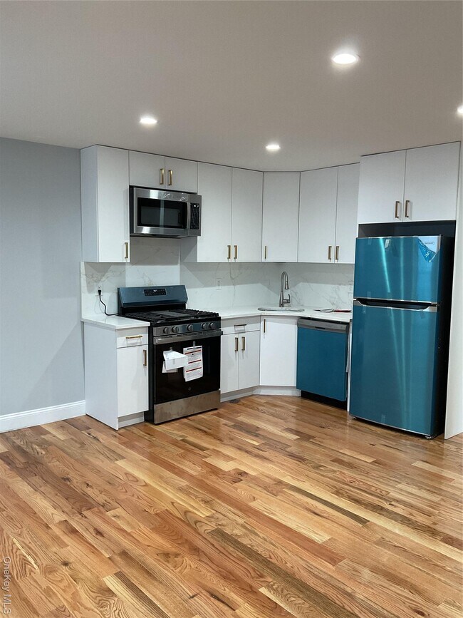 Building Photo - 46 S 12th Ave