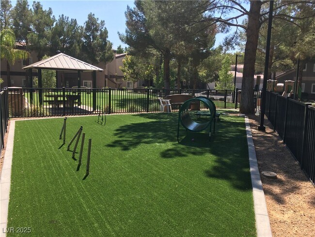 Building Photo - 5250 S Rainbow Blvd