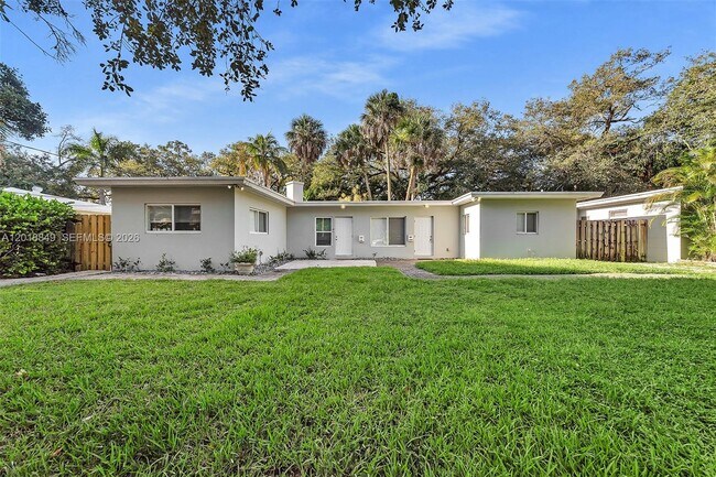 Building Photo - 1550 SW 23rd Ct