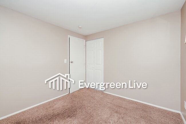 Building Photo - 6469 Hemingway Rd