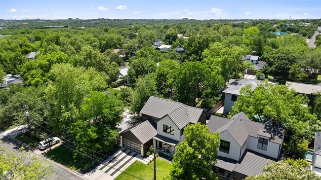 Building Photo - 2107 Peach Tree St