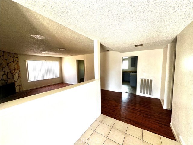 Building Photo - 13692 Oakmont Dr
