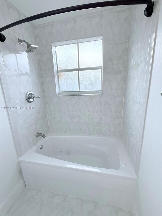 Building Photo - 16618 NW 73rd Ave