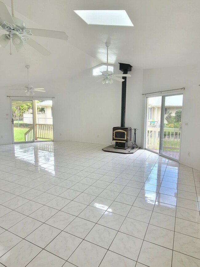 Building Photo - 3BD 2BA HOME IN HILO'S WAIAKEA HEIGHTS