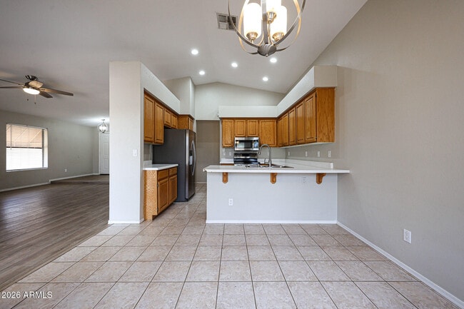 Building Photo - 6320 W Paradise Ln