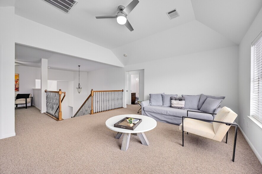 Building Photo - 2505 Lovett Ln