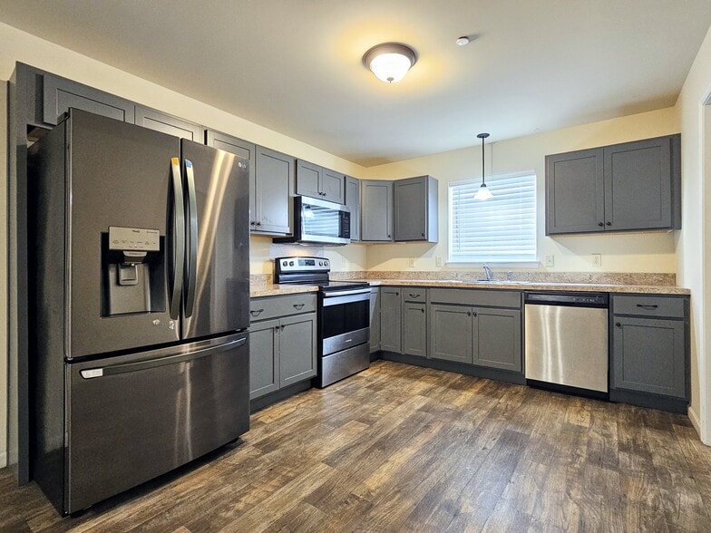 Building Photo - 625 Byler Cir