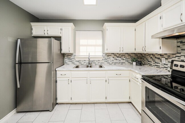 Building Photo - 205 W San Carlos St