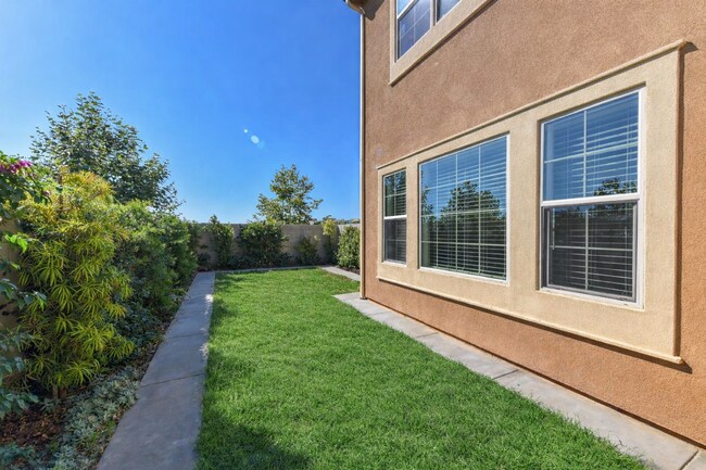 Building Photo - 4bd/4.5ba Single Family House w/ VIEW Gated Community Altair Irvine for rent
