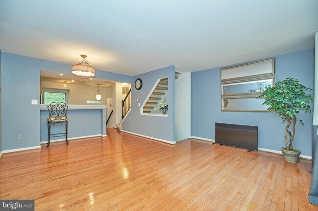 Building Photo - 6633 Skylemar Trail