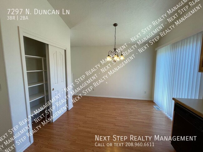 Building Photo - 3 Bed 2 Bath - NO SECURITY DEPOSIT REQUIRED!