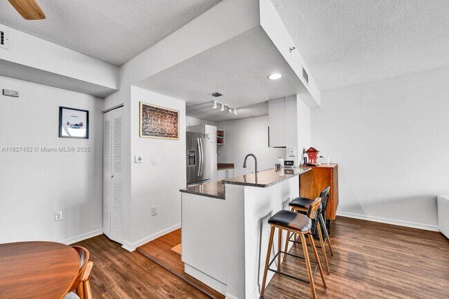 Building Photo - 275 NE 18th St