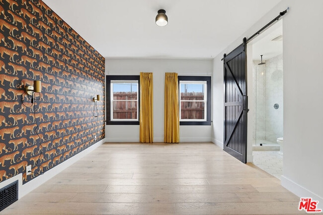 Building Photo - 5226 Rockland Ave