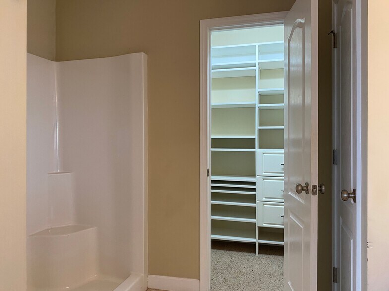 Building Photo - 122 Azalea Rdg