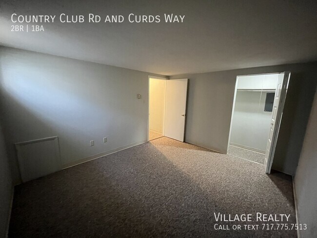 Building Photo - 671 Country Club Rd