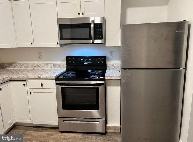 Building Photo - 1241 N 60th St