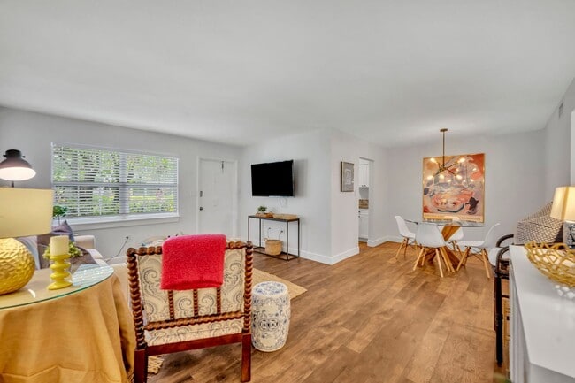 Building Photo - Lakefront Community